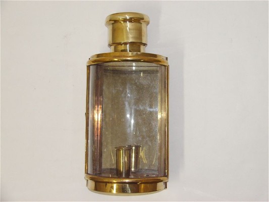 reproduction de Lampe ancienne en verre et laiton de type Lampe ancienne de cabine.<br><br>Conçues à partir de la verre 